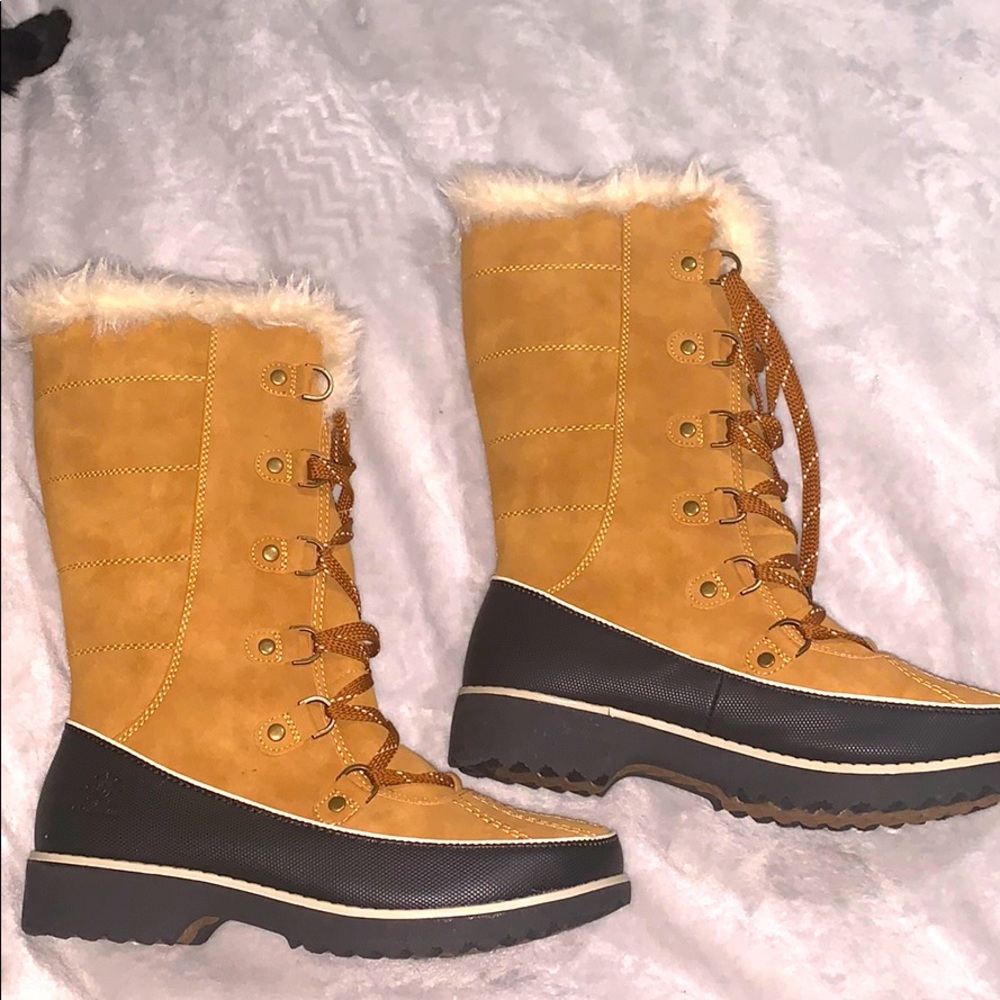 Globalwin snow boots size 8.5